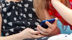 Ministerstvo chce zakázať mobily na základných školách. Platiť by malo len niekoľko výnimiek