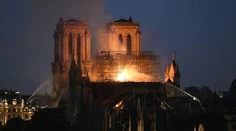 Z požiarom zničenej katedrály Notre-Dame začnú odstraňovať lešenie