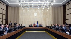 Premiér a ministri majú obmedzené kompetencie dva mesiace. Úskalia vlády bez dôvery už pocítili