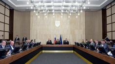 Premiér a ministri majú obmedzené kompetencie dva mesiace. Úskalia vlády bez dôvery už pocítili
