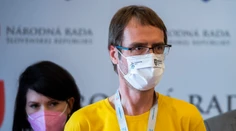 Lekár Szalay: Očkovacia lotéria je korumpovanie. Záujem to nezvýši