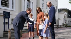 Kráľovská rodina zachytená na novom portréte. Všimnite si, ako sa princezná Charlotte podobá na zosnulú kráľovnú