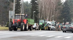 FOTO a VIDEO: Skupina farmárov vyšla do ulíc, ďalší sa chystajú protestovať vo štvrtok