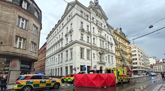 Neopísateľné nešťastie. Na muža v Prahe spadla zo strechy rímsa, na mieste bol mŕtvy