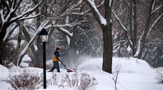 Severozápad USA zasiahlo silné sneženie, zrušili stovky letov