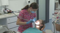 Otáľať s preventívnou prehliadkou u zubára sa neoplatí. Ambulancie aj poisťovne už totiž evidujú nárast