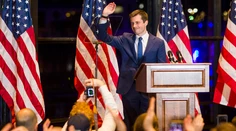 Demokrat Pete Buttigieg oficiálne oznámil, že odstupuje z boja o Biely dom