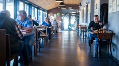 Otvárajú sa aj reštaurácie v obchodných domoch