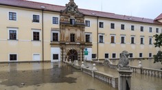 V Stupave zaplavilo kaštieľ, kde sídli domov sociálnych služieb. Takto hrozivo to v ňom aktuálne vyzerá