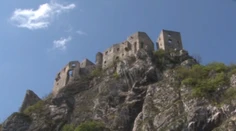 Poplach pod Strečnom! Nebezpečné bralo nad frekventovanou cestou