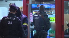 V známom fast foode v Bratislave hľadali drogy