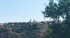 Geodeti zisťujú, do akej výšky narástla nelegálna skládka v Podunajských Biskupiciach