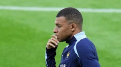 Mbappé vyzýva mladých Francúzov, aby šli k urnám. Voľby sú dôležitejšie než náš zápas, vyhlásil