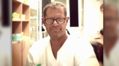 Prehovoril ďalší expracovník hospicu s falošným lekárom, ktorý podával smrtiace dávky liekov