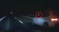 VIDEO: Šialenec na BMW v Česku bezhlavo strieľal do áut. Trafil aj cisternu s benzínom