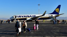 Lacným letenkám odzvonilo. Ryanair naznačil, o koľko zdvihnú ceny