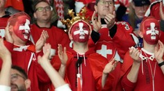 Švajčiari naďalej suverénni, Česi utrpeli prvú prehru