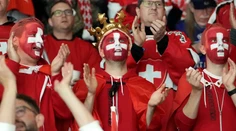 Švajčiari naďalej suverénni, Česi utrpeli prvú prehru