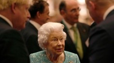 Kráľovná Alžbeta II. s ľútosťou dospela k rozhodnutiu