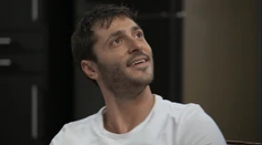 Prvá intímna chvíľa! Ema sa už dostáva Alexovi pod kožu
