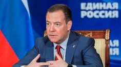 Bývalý ruský prezident Medvedev: Incident v Poľsku dokazuje, že Západ sa blíži k ďalšej svetovej vojne