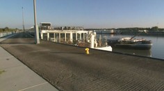 V plavebnej komore v Gabčíkove sa vzpriečila nákladná loď