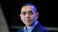 Kedy sa skončia lockdowny? Zakladateľ BioNTechu predostrel svoj odhad