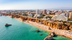 Obľúbená dovolenková destinácia rázne zatočí s turistami. Zaviedla špeciálny poplatok