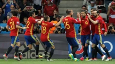Úradujúci majstri Európy ako prvý tím dali na šampionáte tri góly
