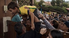 VIDEO: Nespokojní brazílski fanúšikovia vtrhli na tréning