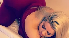 Chcela vyzerať ako Kim Kardahisan. Namiesto zadku má kombajn