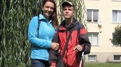 Rodina nevidiaceho chlapca, ktorých v motoreste odmietli obslúžiť, tam prišla znova