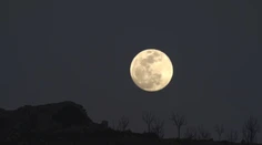 Budeme môcť pozorovať vzácny úkaz. Oblohu rozžiari „modrý supermesiac“