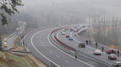 Za diaľnice platíme aj firmám, ktoré o ne nesúťažili. Tu sú tri príklady