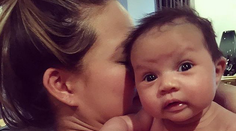 Toto dievčatko si získa aj vás. Viete kto sú jej slávni rodičia?