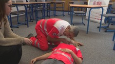 Prvá pomoc cez sviatky: Ako pomôcť opitému či zachrániť odtrhnutý prst po zábavnej pyrotechnike?