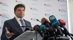 Plavčan abdikoval, na novinárske otázky neodpovedal
