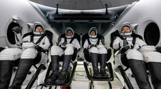 Astronauti sa po piatich mesiacoch vrátili z ISS na Zem