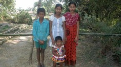 Dievča (19) je uväznené v tele dieťaťa. Vyzerá ako dvojročná