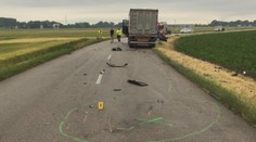 Za smrteľné nehody pri Leviciach môže zrejme povrch cesty. Zradná je jemná štruktúra asfaltu