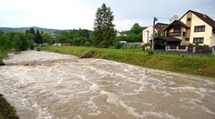 Na severe hrozia povodne z dažďa, v dvoch krajoch platí výstraha 2. stupňa