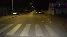 Tragédia uprostred obce: Zrážku s autom neprežil muž (†43), ktorý vychádzal spoza autobusu