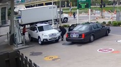 VIDEO: Odvaha alebo hlúposť? Žena takto prekazila zlodejovi krádež auta