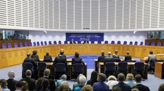Slovenská republika uzavrela zmier s obeťami policajnej akcie vo Vrbnici z roku 2015