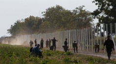 Rakúsko začalo prípravné práce na stavbu plota na hraniciach s Maďarskom