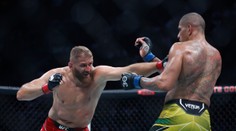 Vo víťazovi nemali jasno viacerí. Poľskému bojovníkovi sa rozplynul sen o veľkej európskej bitke