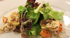 RECEPT NA DNES: Šalát z artičokov, čakanky, batátov