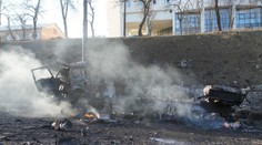 Ruské jednotky postupujú, úrady v Kyjeve varovali pred pouličnými bojmi