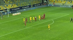 VIDEO: D. Streda nedala nováčikovi z B. Bystrice najmenšiu šancu. Szánthó ukázal skvostný priamy kop