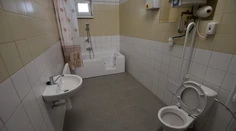 Ako často čistíte kúpeľňu? Štúdia ukázala, že kefky či sprchové hlavice ukrývajú mnoho vírusov